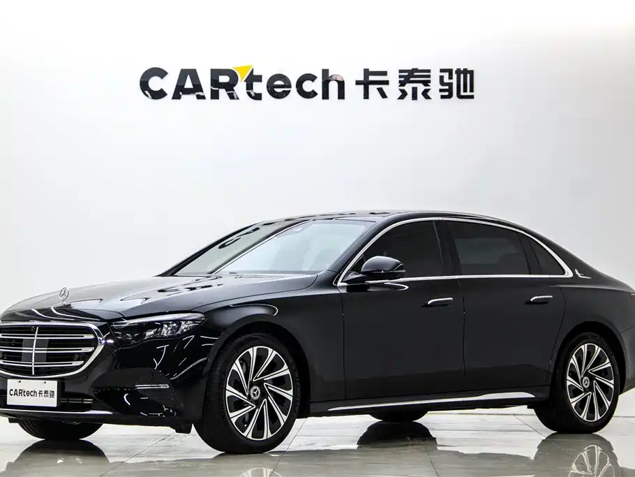 Mercedes-Benz E-Class 2025 — фото 1