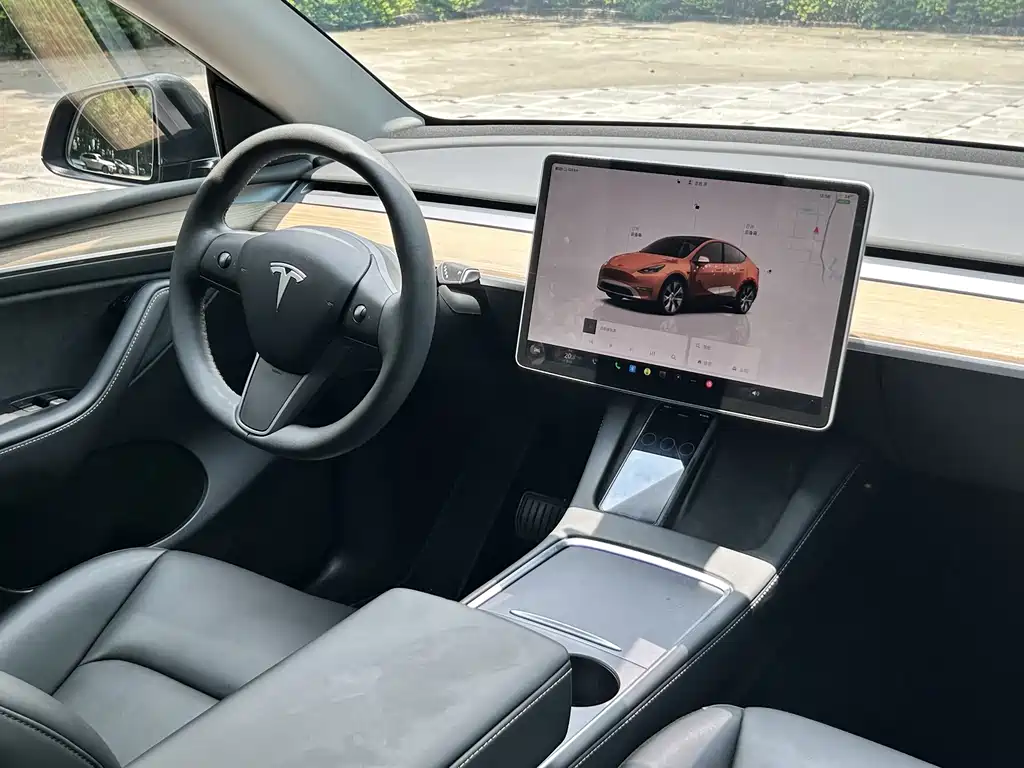 Tesla Model Y 2022 — фото 12
