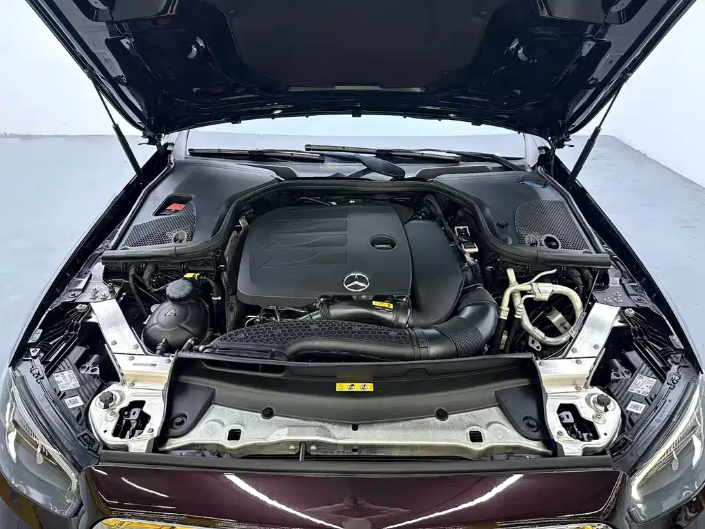Mercedes-Benz E-Class 2023 — фото 11