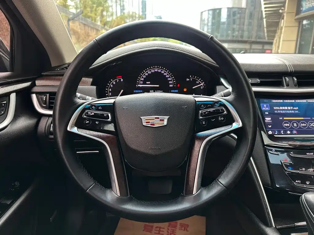 Cadillac XTS 2018 — фото 17