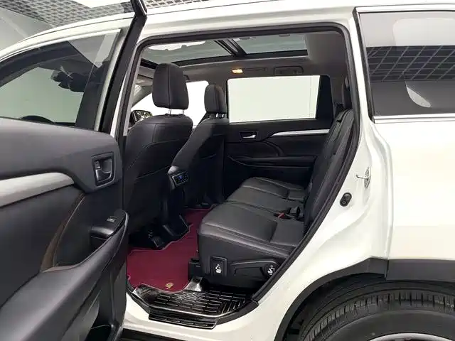 Toyota Highlander 2019 — фото 11