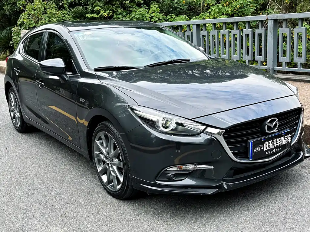 Mazda 3 Axela 2018 — фото 6