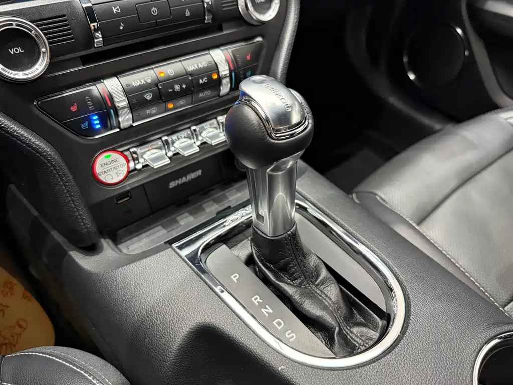 Ford Mustang 2018 — фото 15