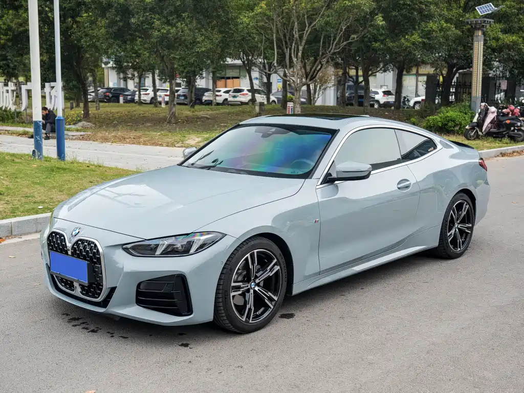 BMW 4 Series 2025 — фото 1