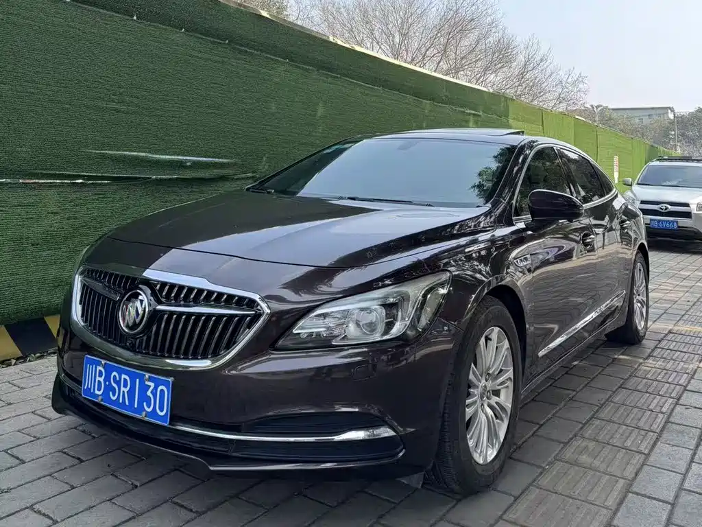 Buick LaCrosse 2017 — фото 1
