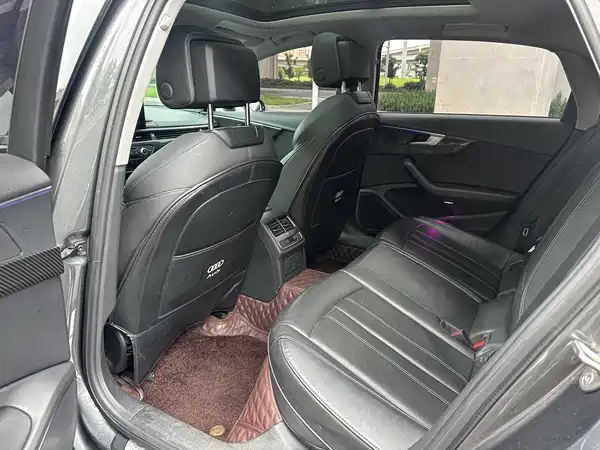 Audi A4L 2020