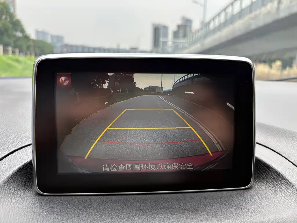 Mazda 3 Axela 2015 — фото 12