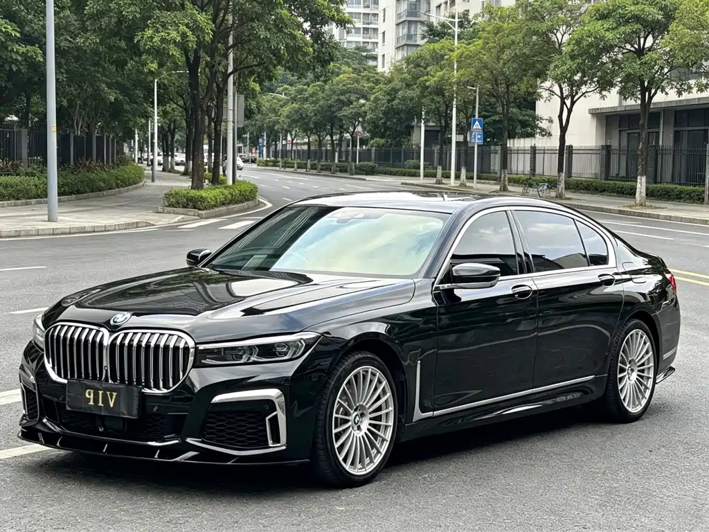 BMW 7 Series 2017 — фото 1
