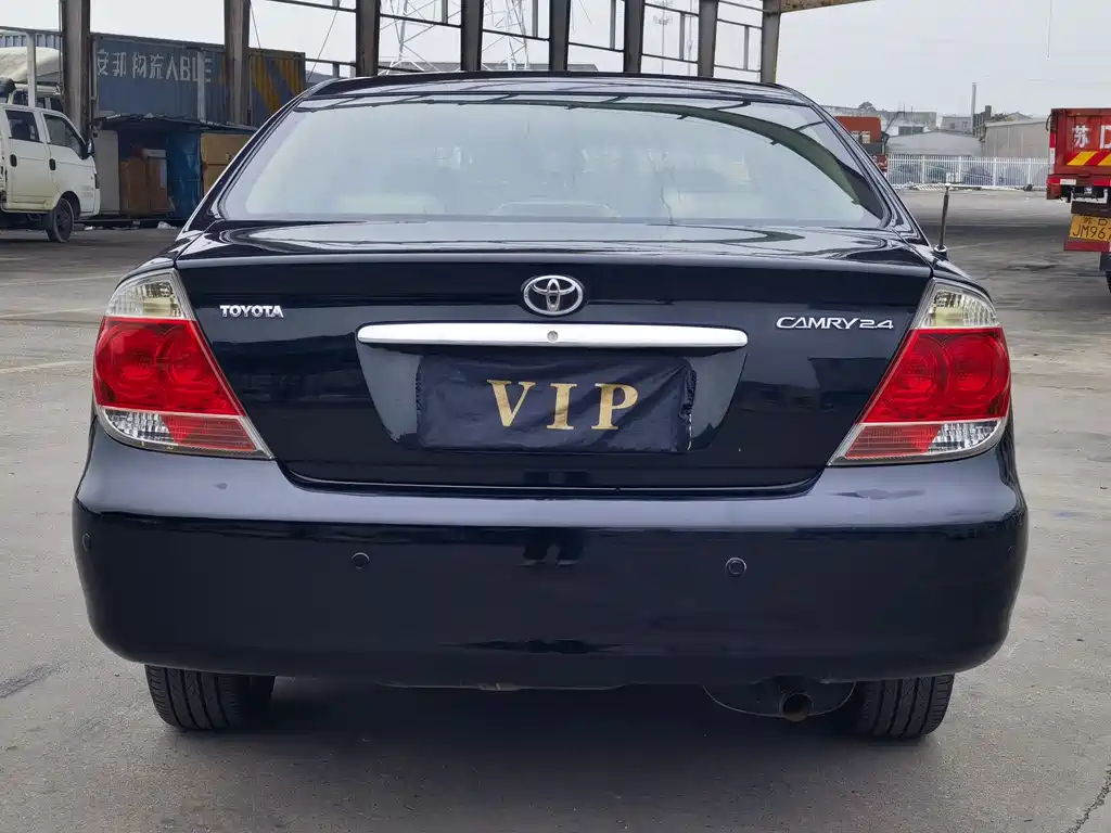 Toyota Camry 2005 — фото 15