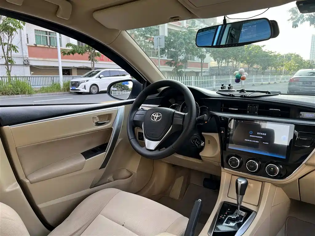 Toyota Corolla 2015 — фото 11