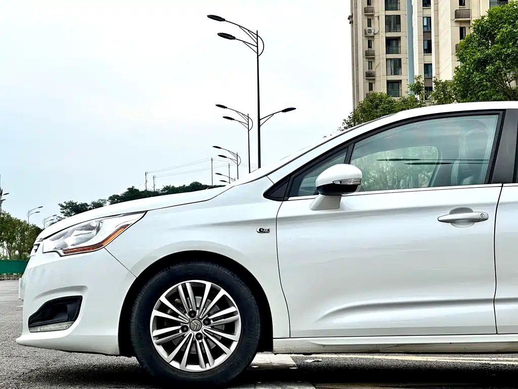 Citroen C4L 2015 — фото 8