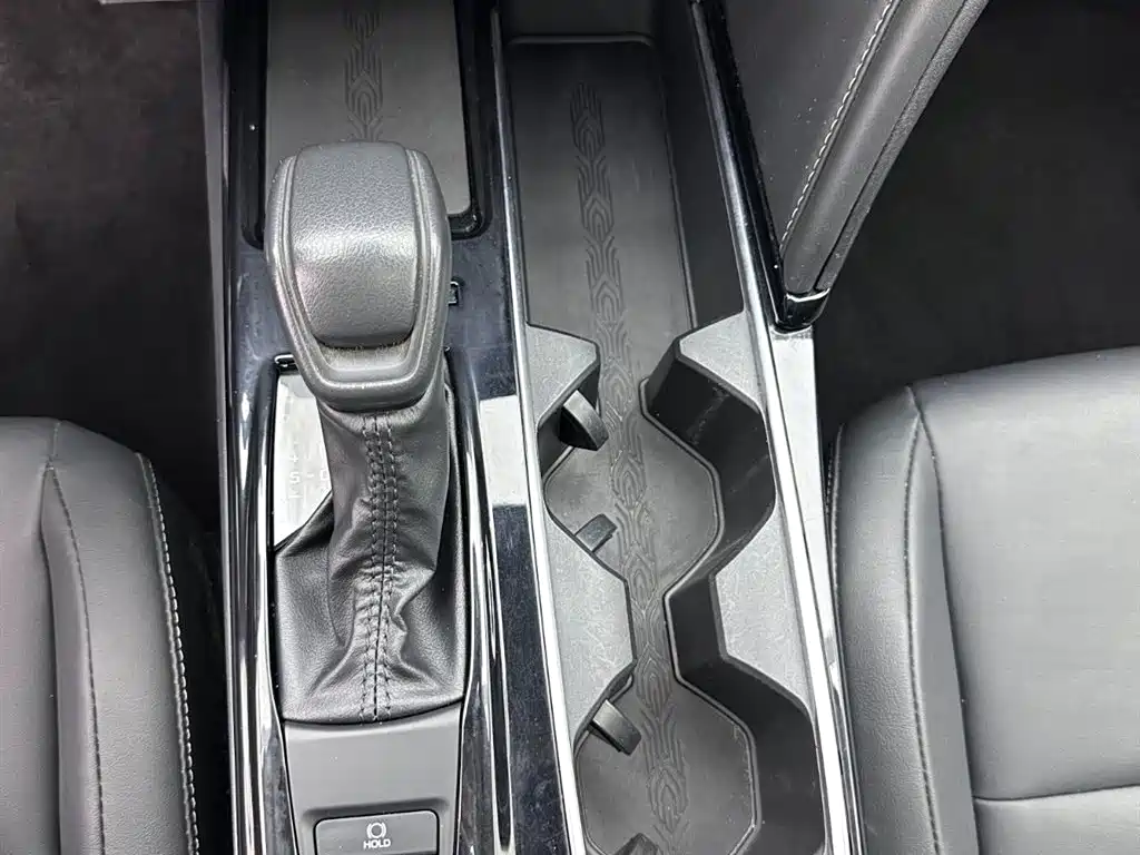 Toyota Camry 2024 — фото 13