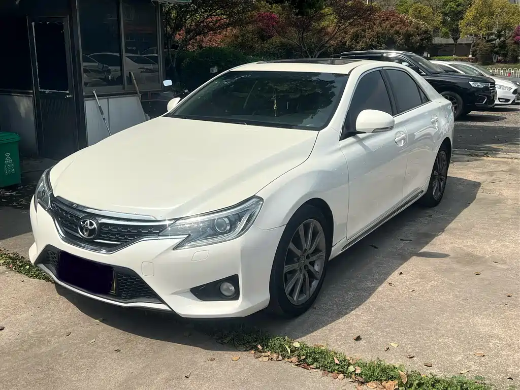 Toyota Reiz 2017 — фото 1