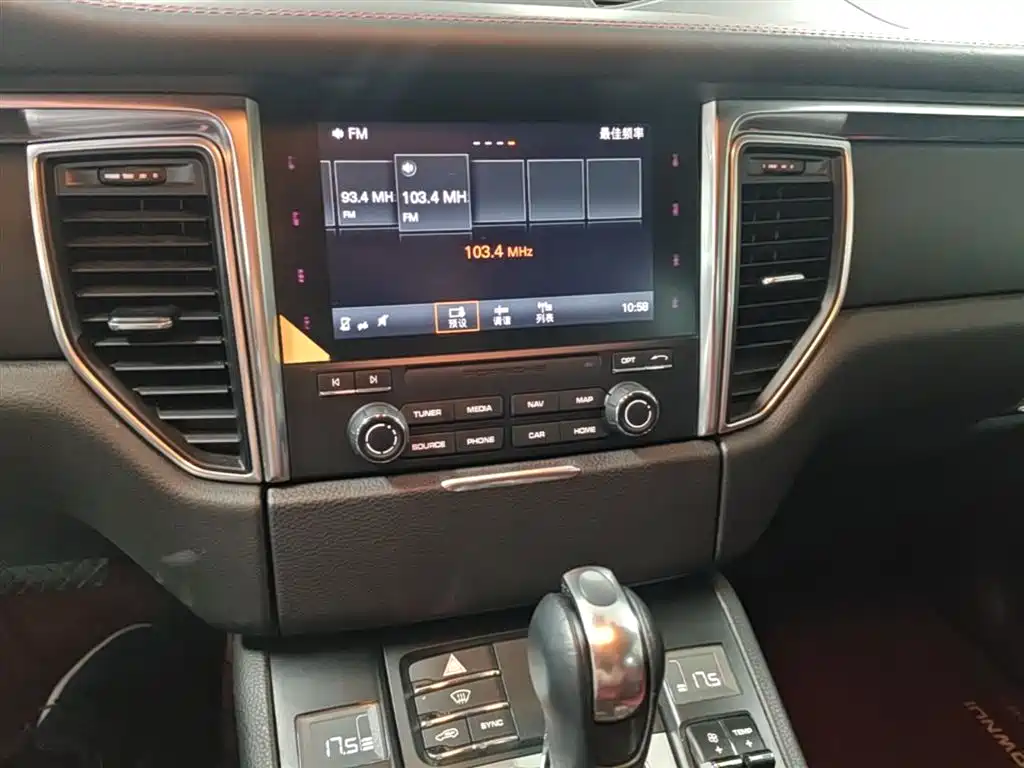 Porsche Macan 2018 — фото 13