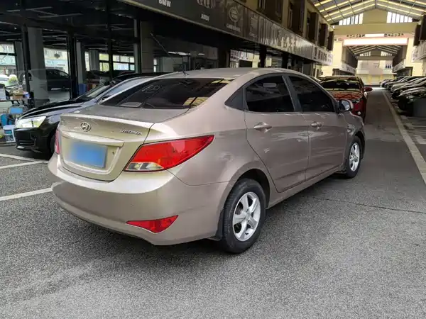 Hyundai Accent 2014