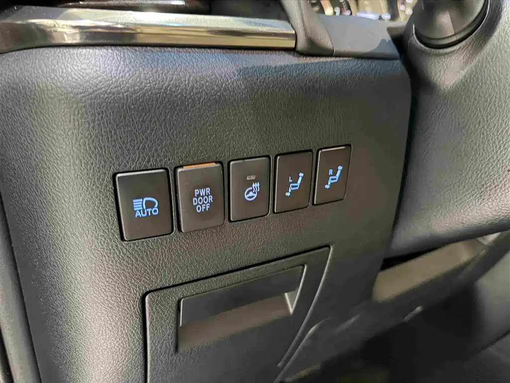 Toyota Alphard 2019 — фото 19