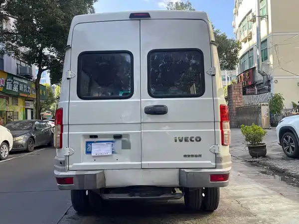 Iveco Proud 2019