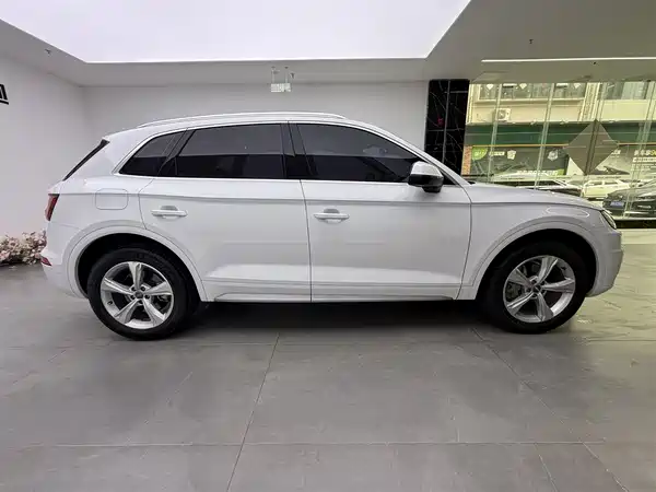 Audi Q5L 2020