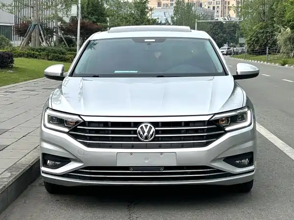 Volkswagen Sagitar 2019