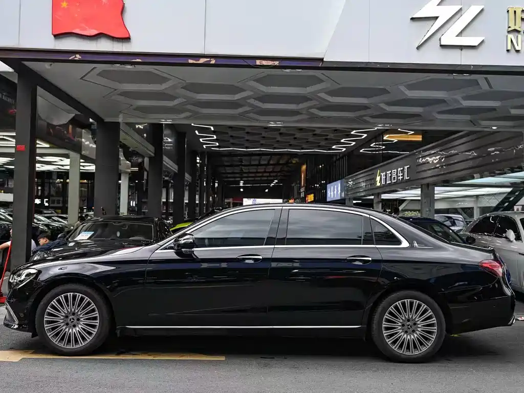 Mercedes-Benz E-Class 2022 — фото 3