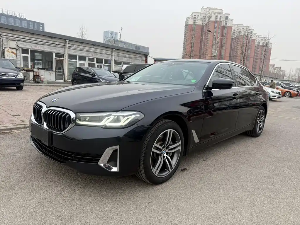 BMW 5 Series 2021 — фото 1