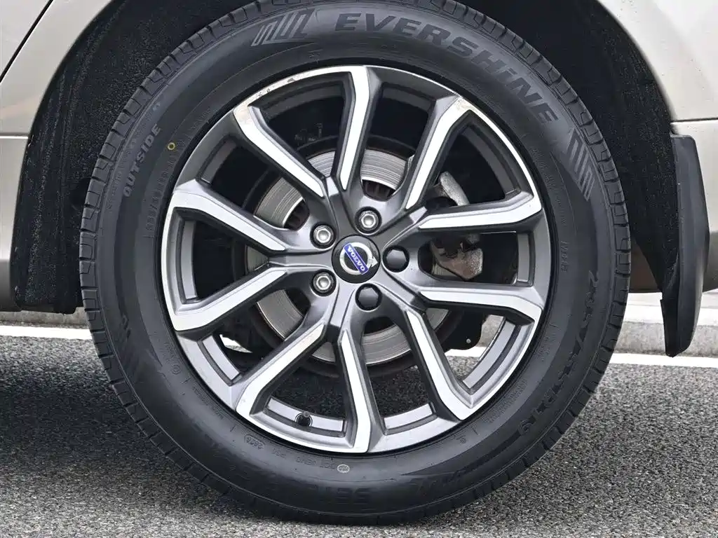 Volvo XC60 2016 — фото 15