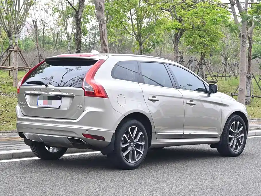 Volvo XC60 2016 — фото 3