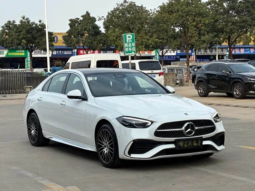 Mercedes-Benz C-Class 2025 — фото 3