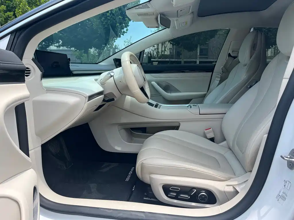 Luxeed Zhijie S7 2024