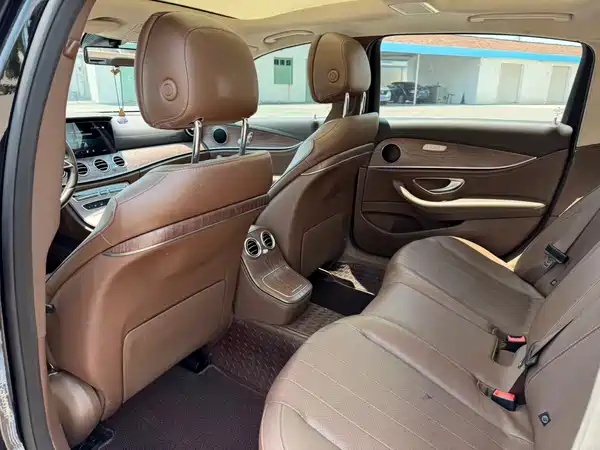 Mercedes-Benz E-Class 2022