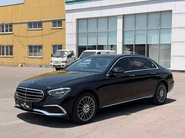 Mercedes-Benz E-Class 2022