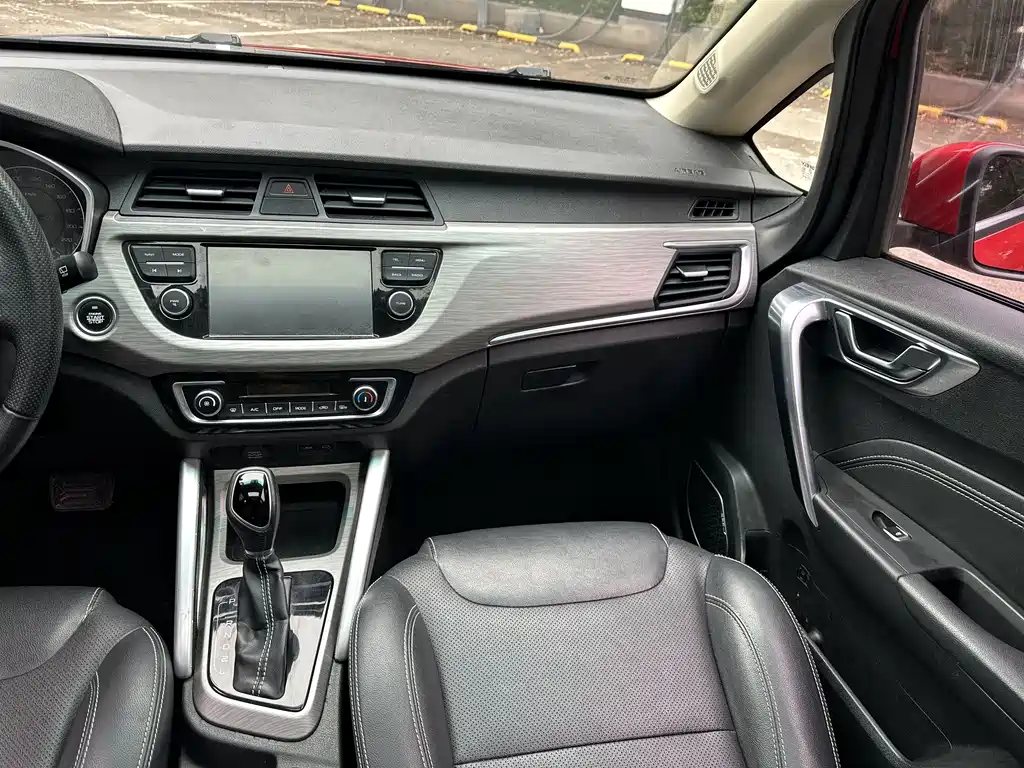 Geely Vision X3 2018 — фото 12