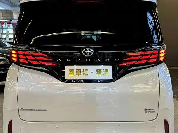Toyota Alphard 2024