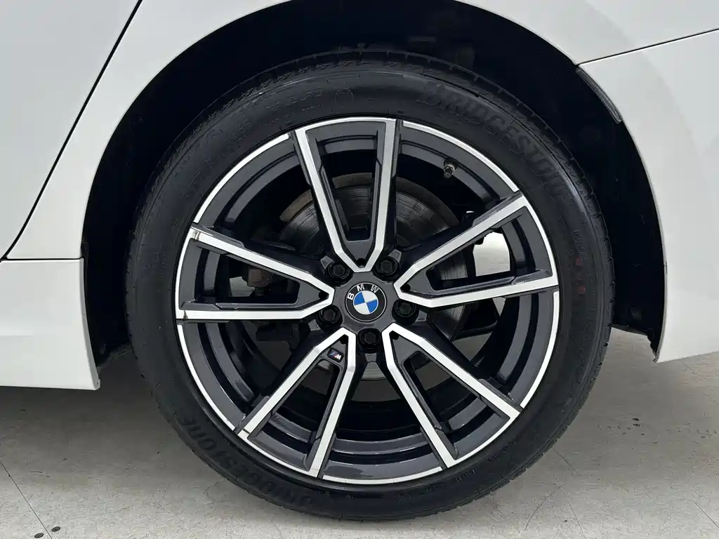 BMW 3 Series 2022 — фото 16