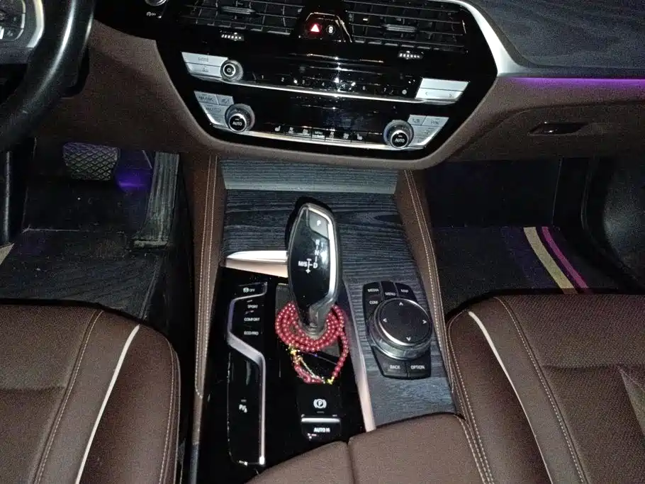 BMW 5 Series 2023 — фото 16