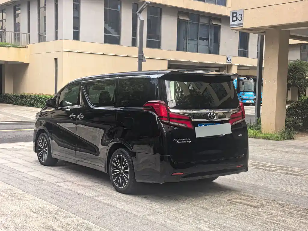 Toyota Alphard 2019 — фото 8