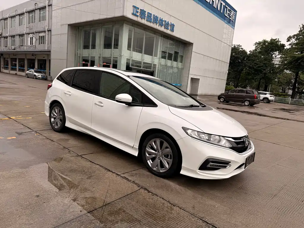 Honda Jade 2017
