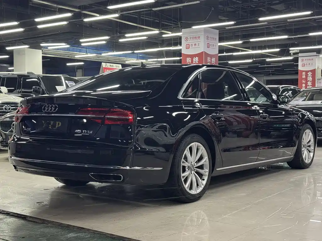 Audi A8 2016 — фото 5