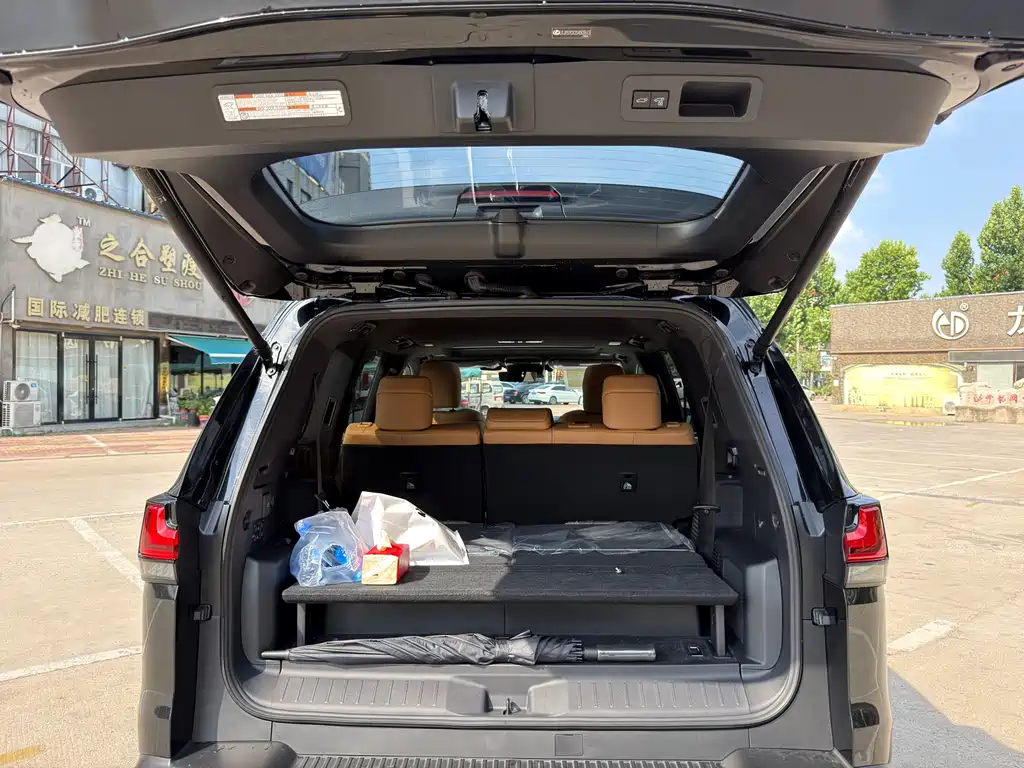 Lexus LX — фото 19