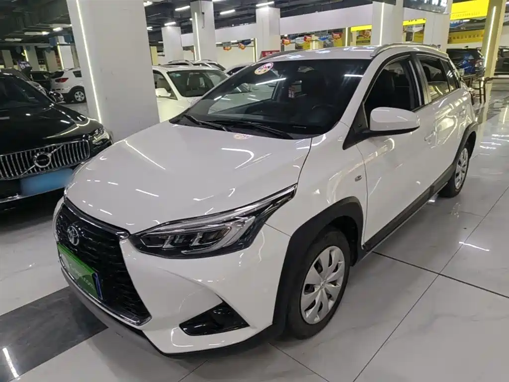Toyota Yaris L 2021