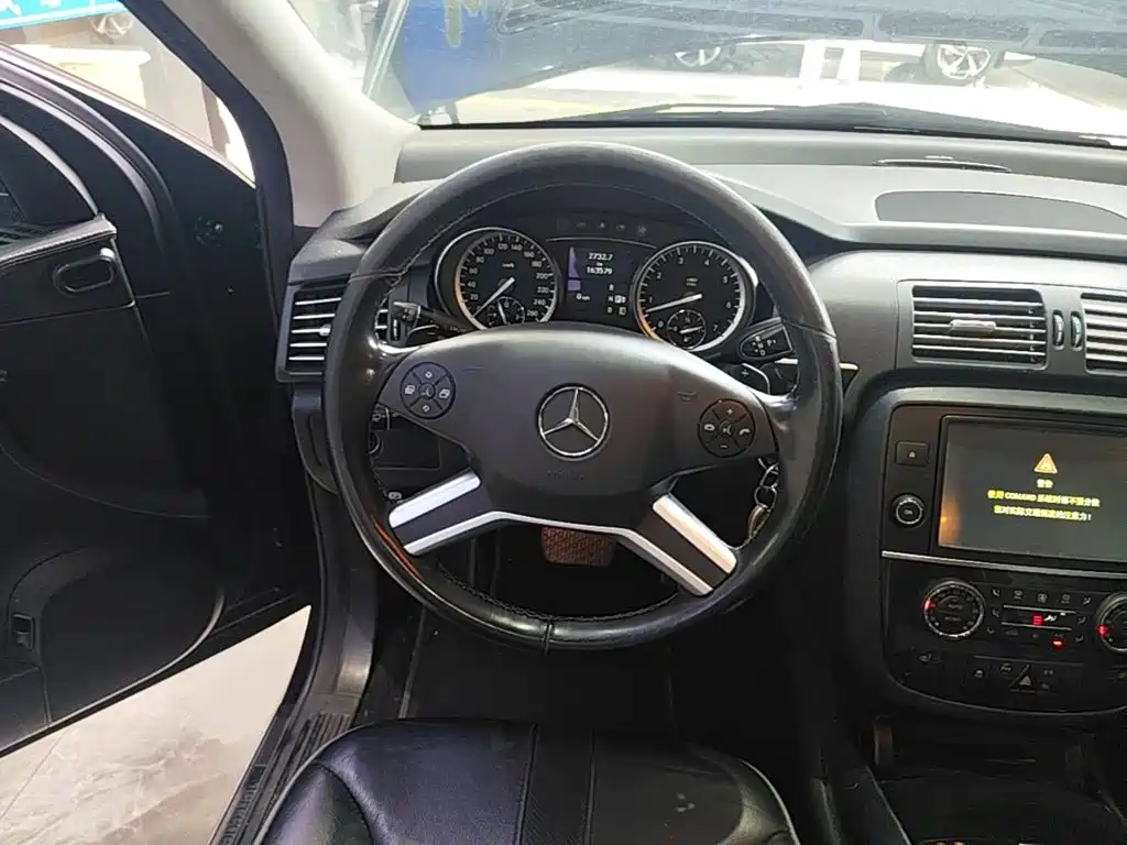 Mercedes-Benz R-Class 2017 — фото 11