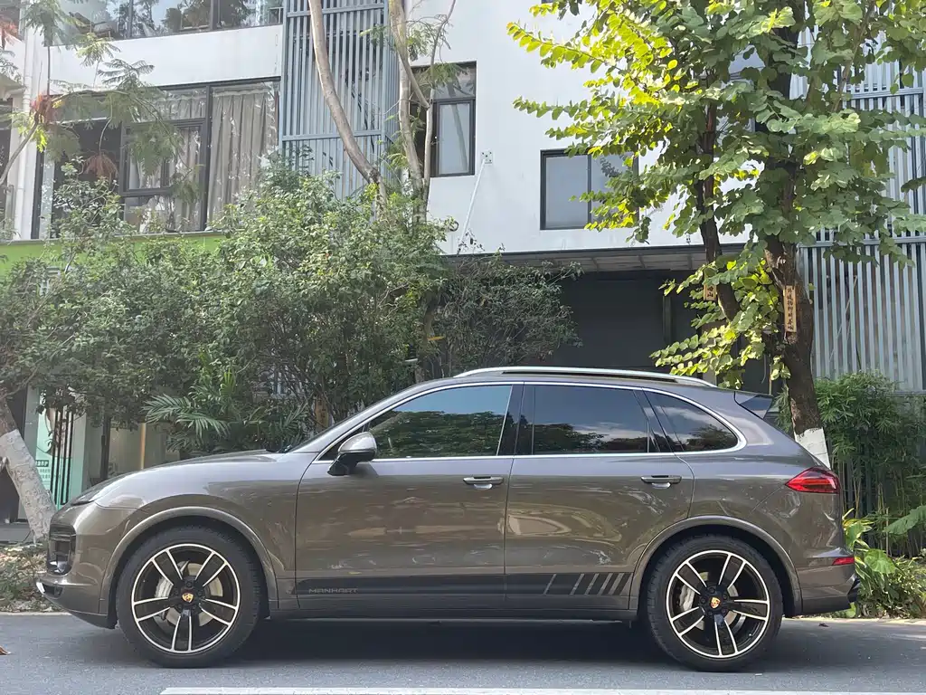Porsche Cayenne 2015 — фото 9