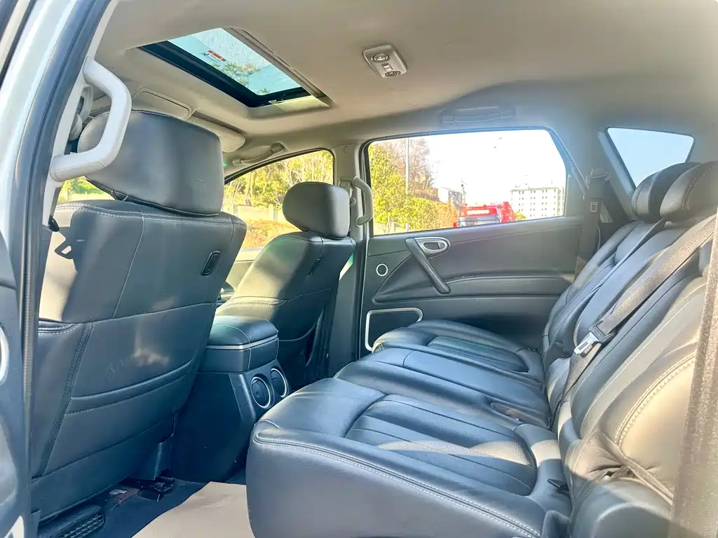 Luxgen Big 7 SUV 2017 — фото 27