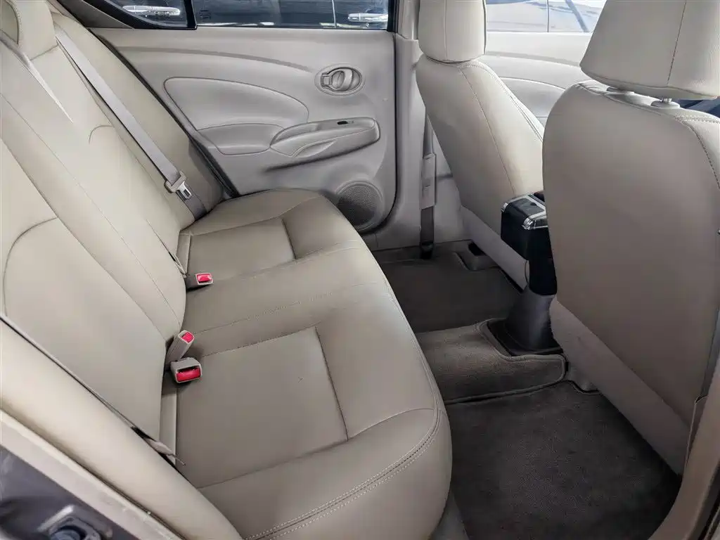 Nissan Sunny 2015 — фото 16