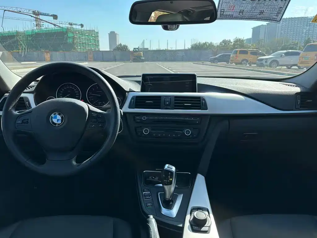 BMW 3 Series 2016 — фото 14