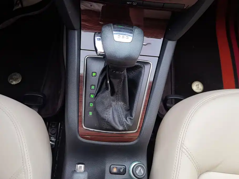Skoda Octavia 2013 — фото 16
