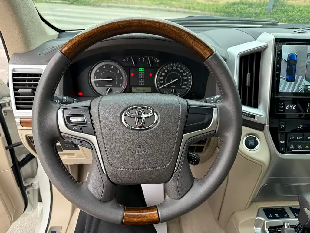 Toyota Land Cruiser 2018 — фото 13