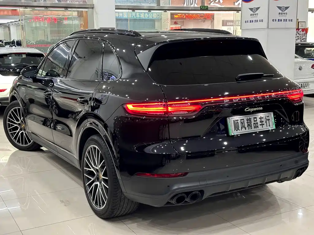 Porsche Cayenne Hybrid 2021 — фото 2