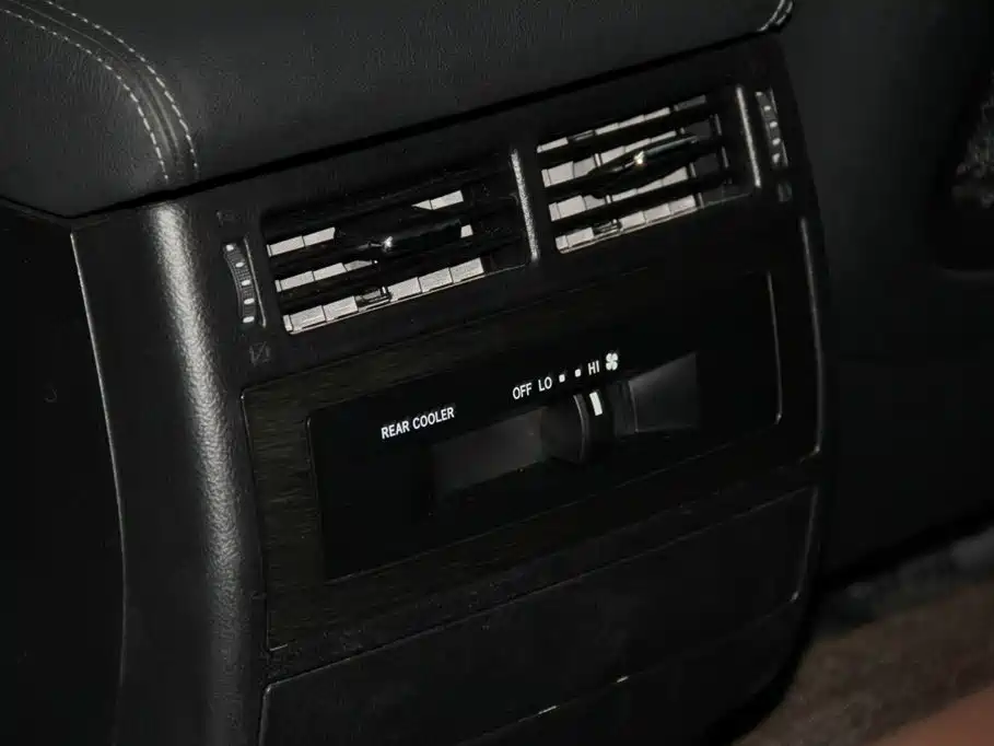Toyota Land Cruiser 2020 — фото 19