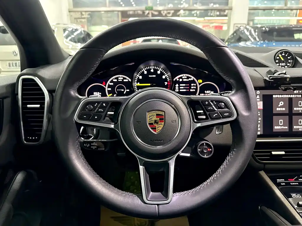 Porsche Cayenne Hybrid 2021 — фото 10